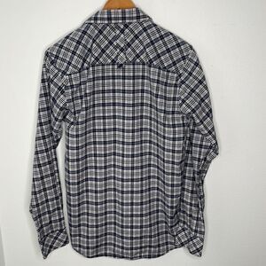 Sovereign Code casual button up shirt. Size Medium.
